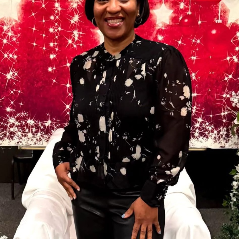 Cabi Silhouette Blouse - Picture 4 of 15